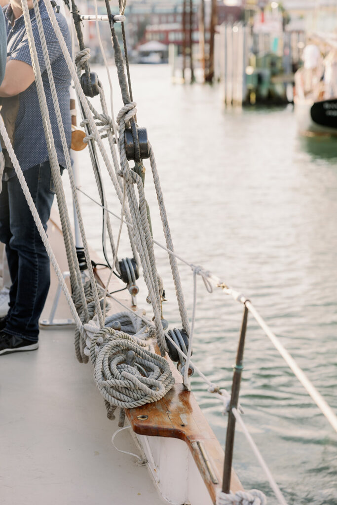 The ropes of the sailboat